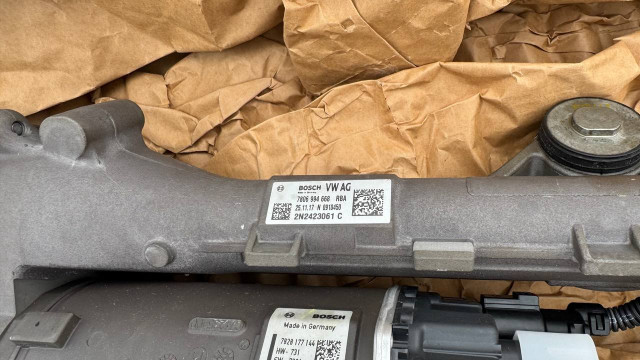 VW117OEM(RHD) NEW RHD Steering rack Volkswagen Crafter SZ, SY, Bova TGE UY with electric power steering